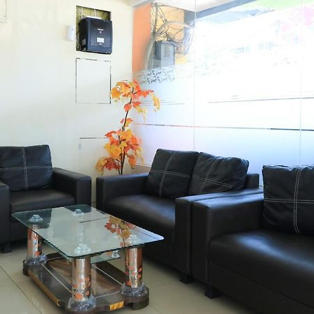 Al-Badar Hotel Syariah Makassar Bagian luar foto