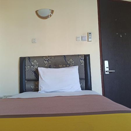 Al-Badar Hotel Syariah Makassar Bagian luar foto