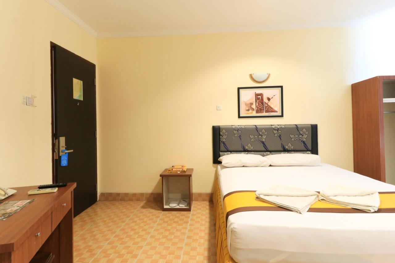 Al-Badar Hotel Syariah Makassar Bagian luar foto