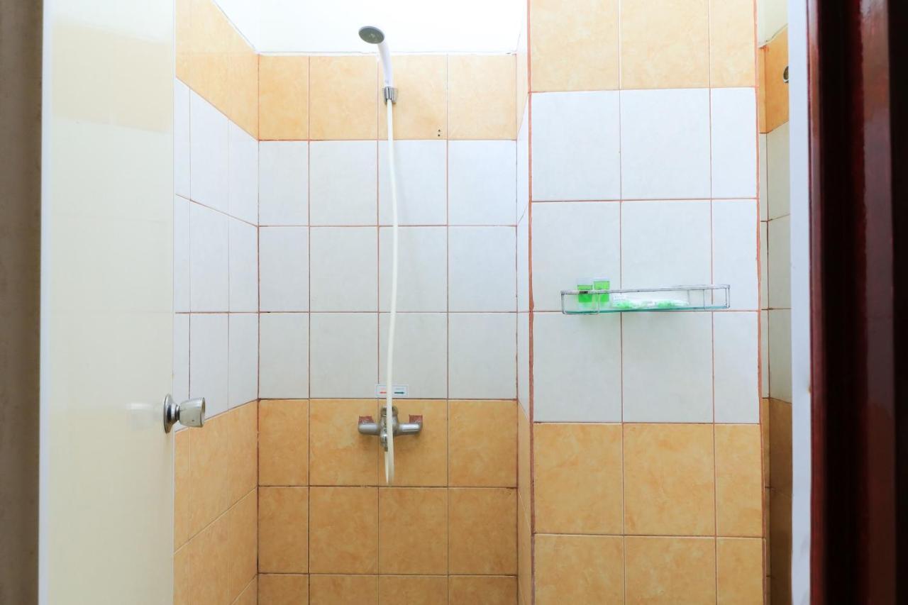 Al-Badar Hotel Syariah Makassar Bagian luar foto