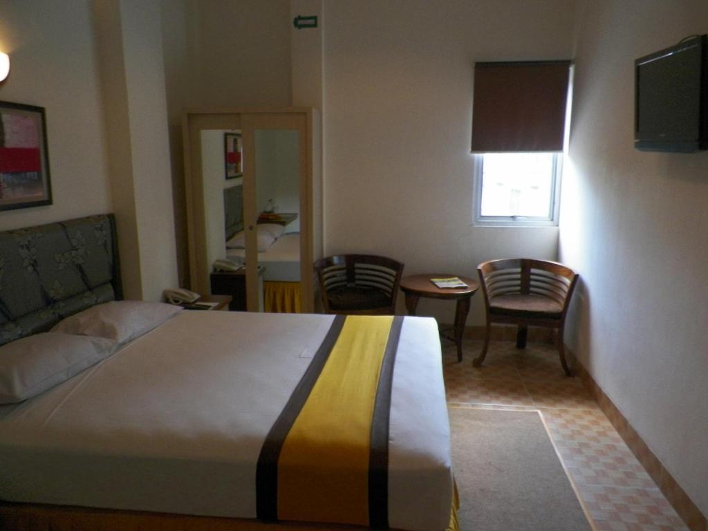 Al-Badar Hotel Syariah Makassar Bagian luar foto
